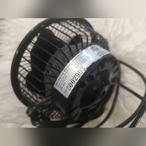 Metal Desk Fan w/ Metal AMG Mercedes Decal - Picture 4 of 7